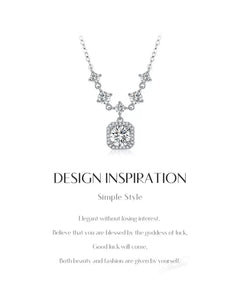 D color VVS1 moissanite close-up