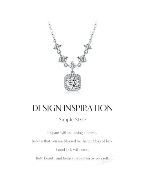 D color VVS1 moissanite close-up