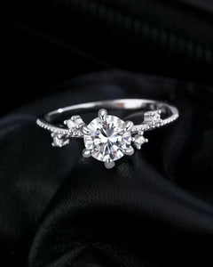 Floral Moissanite Ring Details – Stone & Setting