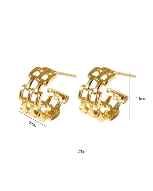 11mm chunky chain gold huggie earrings size detail