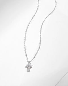 D Color VVS1 moissanite and 925 sterling silver necklace details