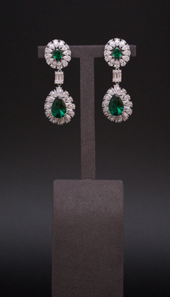 Éclatant Deep Green Drop Earrings-AriaEcho Jewelry