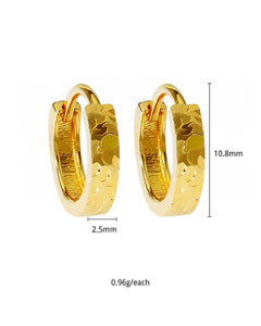 10mm gold huggie earrings 2.5mm width detail