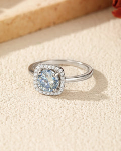 Blue Round Moissanite Halo Ring Detail