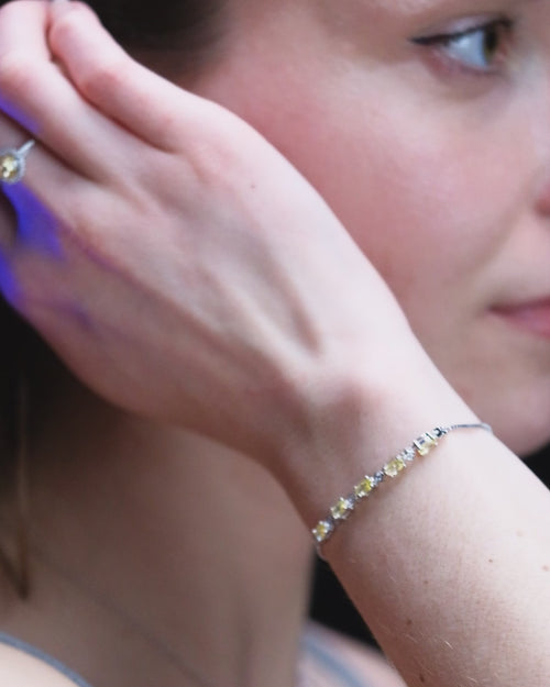 Éclatant Canary Bracelet